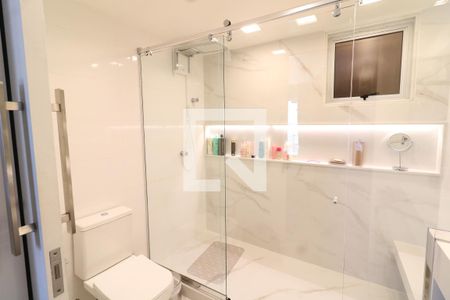 Casa à venda com 800m², 5 quartos e 4 vagasBanheiro 2 da Suíte 1