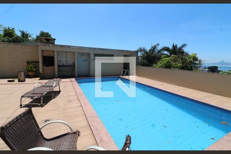 Casa à venda com 800m², 5 quartos e 4 vagasÁrea externa - Piscina