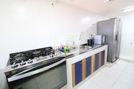 Casa à venda com 800m², 5 quartos e 4 vagasCozinha do Salão de Festas 2