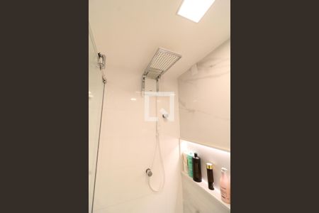 Casa à venda com 800m², 5 quartos e 4 vagasBanheiro 2 da Suíte 1