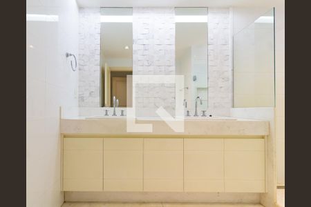 Detalhe do banheiro da suíte de apartamento à venda com 3 quartos, 230m² em Flamengo, Rio de Janeiro