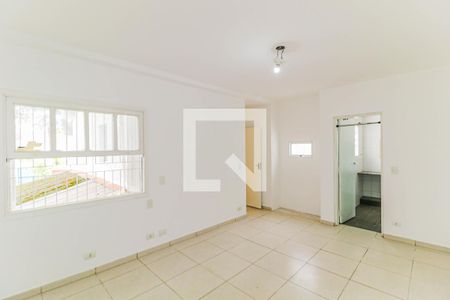 Casa à venda com 240m², 3 quartos e 2 vagasSuíte