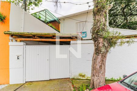 Casa à venda com 240m², 3 quartos e 2 vagasFachada