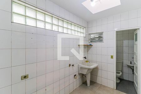 Casa à venda com 240m², 3 quartos e 2 vagasÁrea de Serviço