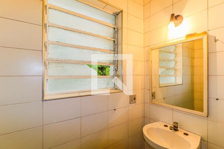 Casa à venda com 240m², 3 quartos e 2 vagasBanheiro