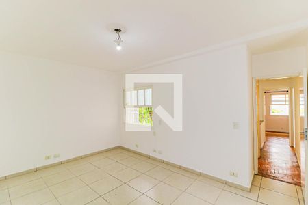 Casa à venda com 240m², 3 quartos e 2 vagasSuíte