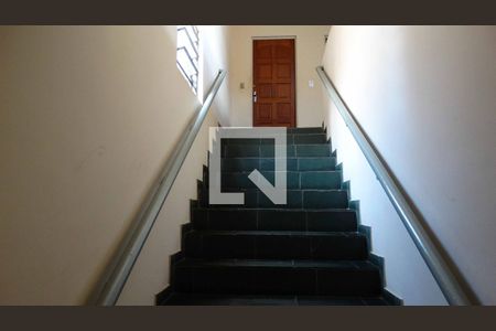 Apartamento à venda com 47m², 2 quartos e 1 vaga Apartamento à venda com 47m², 2 quartos e 1 vagaEscada