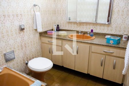 Casa para alugar com 347m², 3 quartos e 4 vagasBanheiro