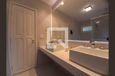 Casa de condomínio à venda com 419m², 3 quartos e 2 vagasBanheiro Quarto 1 suíte