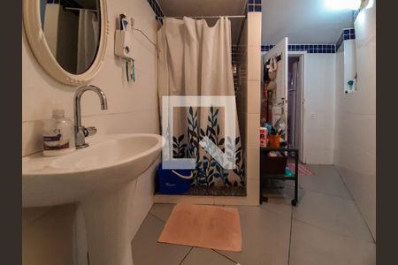 Casa de condomínio à venda com 419m², 3 quartos e 2 vagasBanheiro de serviço