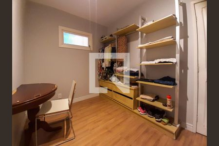 Casa de condomínio à venda com 419m², 3 quartos e 2 vagasCloset Quarto 1 suíte