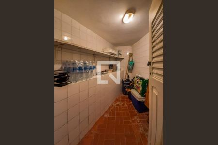 Casa de condomínio à venda com 419m², 3 quartos e 2 vagasDespensa