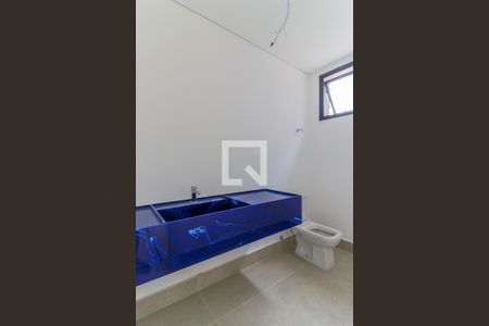 Casa de condomínio à venda com 935m², 4 quartos e 6 vagasLavabo