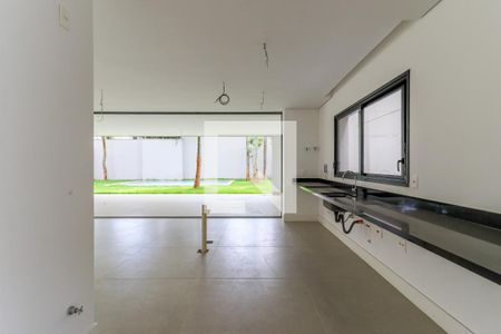 Casa de condomínio à venda com 935m², 4 quartos e 6 vagasCozinha