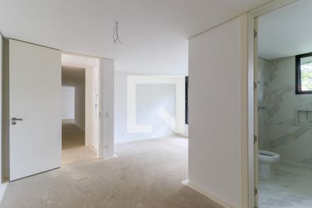 Casa de condomínio à venda com 935m², 4 quartos e 6 vagasSuíte 2