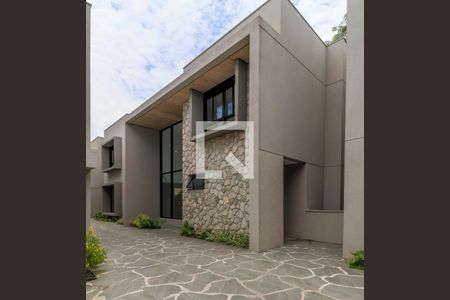 Casa de condomínio à venda com 935m², 4 quartos e 6 vagasFachada