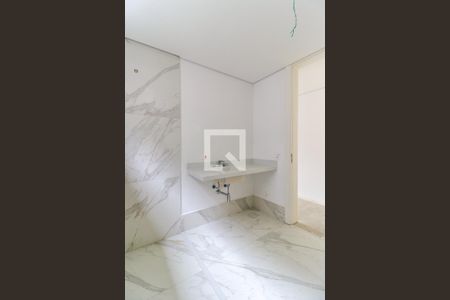 Casa de condomínio à venda com 935m², 4 quartos e 6 vagasBanheiro da Suíte 3