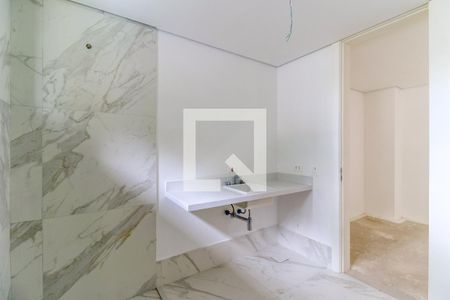 Casa de condomínio à venda com 935m², 4 quartos e 6 vagasBanheiro da Suíte 2