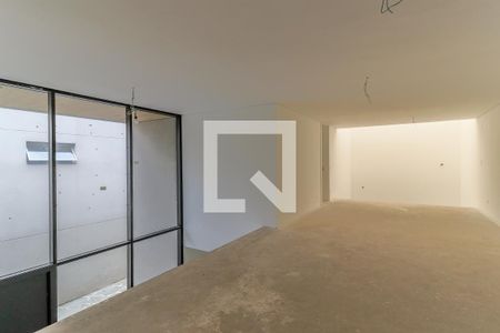 Casa de condomínio à venda com 935m², 4 quartos e 6 vagasCorredor