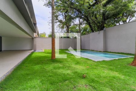 Casa de condomínio à venda com 935m², 4 quartos e 6 vagasPiscina/Jardim