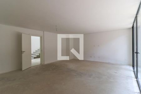 Casa de condomínio à venda com 935m², 4 quartos e 6 vagasAcademia