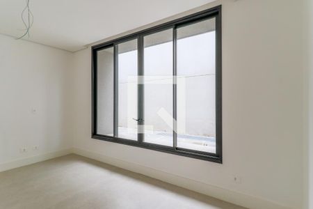 Casa de condomínio à venda com 935m², 4 quartos e 6 vagasSala de TV