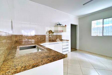 Casa para alugar com 160m², 2 quartos e 2 vagasCozinha