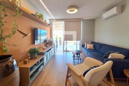 Sala de apartamento à venda com 3 quartos, 260m² em Itaipu, Niterói