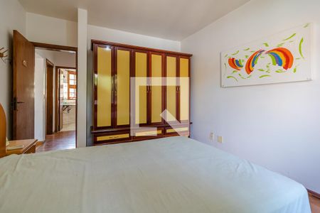 Quarto 1 de casa de condomínio à venda com 2 quartos, 196m² em Teresópolis, Porto Alegre
