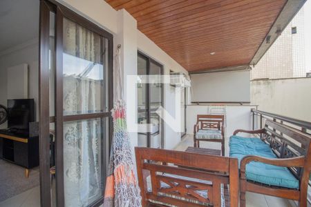 Apartamento para alugar com 81m², 2 quartos e 1 vagaVaranda