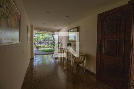 Apartamento para alugar com 81m², 2 quartos e 1 vagaHall