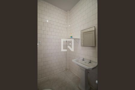 Banheiro social de apartamento para alugar com 2 quartos, 75m² em Copacabana, Rio de Janeiro