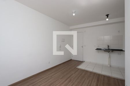 Sala de apartamento para alugar com 2 quartos, 45m² em Sítio da Figueira, São Paulo