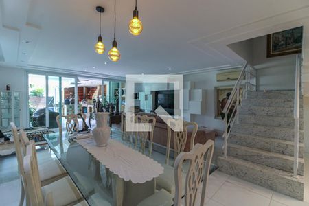 Sala de casa de condomínio à venda com 4 quartos, 350m² em Barra da Tijuca, Rio de Janeiro