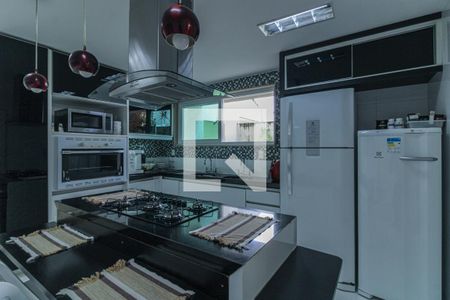 Casa de condomínio à venda com 350m², 4 quartos e 3 vagasCozinha