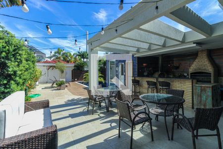 Casa de condomínio à venda com 350m², 4 quartos e 3 vagasÁrea externa