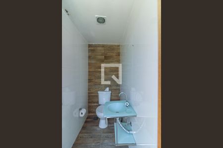 Casa de condomínio à venda com 350m², 4 quartos e 3 vagasÁrea externa - Lavabo