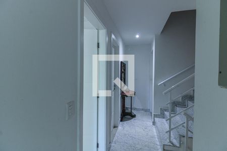 Casa de condomínio à venda com 350m², 4 quartos e 3 vagasCorredor