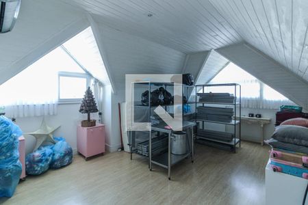 Casa de condomínio à venda com 350m², 4 quartos e 3 vagasSótão