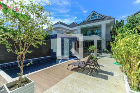 Casa de condomínio à venda com 350m², 4 quartos e 3 vagasÁrea externa