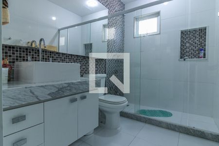 Casa de condomínio à venda com 350m², 4 quartos e 3 vagasSuíte 3 - Banheiro