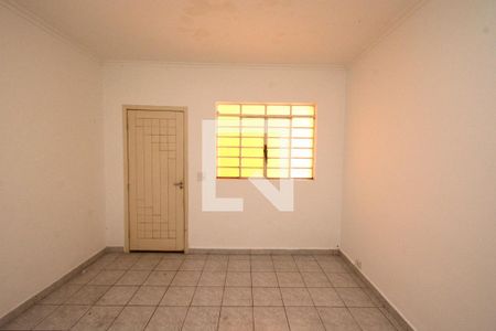 Sala de casa para alugar com 2 quartos, 80m² em Jardim Prudência, São Paulo