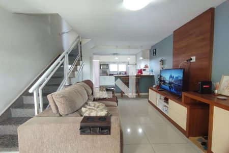 1º Pav - Sala de casa de condomínio para alugar com 2 quartos, 96m² em Pechincha, Rio de Janeiro