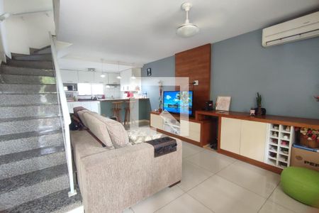 1º Pav - Sala de casa de condomínio para alugar com 2 quartos, 96m² em Pechincha, Rio de Janeiro