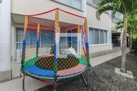 Casa de condomínio à venda com 350m², 5 quartos e 2 vagas Casa de condomínio à venda com 350m², 5 quartos e 2 vagasÁrea externa