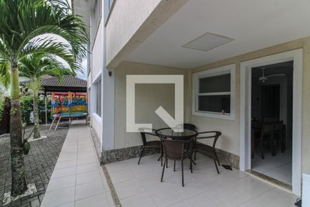 Casa de condomínio à venda com 350m², 5 quartos e 2 vagas Casa de condomínio à venda com 350m², 5 quartos e 2 vagasÁrea externa