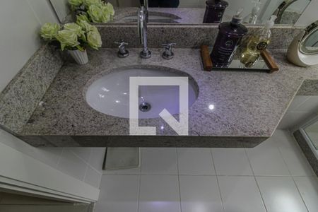 Casa de condomínio à venda com 350m², 5 quartos e 2 vagas Casa de condomínio à venda com 350m², 5 quartos e 2 vagasSuíte 1 - BanheiroSuíte 1 - Banheiro