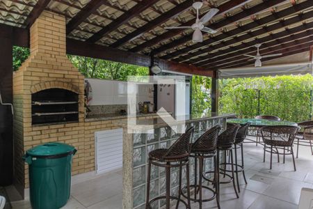 Casa de condomínio à venda com 350m², 5 quartos e 2 vagas Casa de condomínio à venda com 350m², 5 quartos e 2 vagasÁrea externa