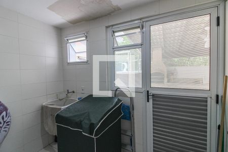 Casa de condomínio à venda com 350m², 5 quartos e 2 vagas Casa de condomínio à venda com 350m², 5 quartos e 2 vagasÁrea de Serviço