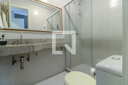 Casa de condomínio à venda com 350m², 5 quartos e 2 vagas Casa de condomínio à venda com 350m², 5 quartos e 2 vagasSuíte 4 - Banheiro